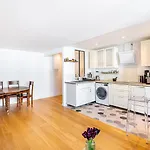Guestready - Wooden Getaway In The 12Th Arr.